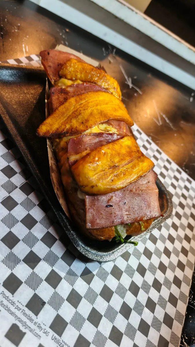 Hot dog gourmet J.Burgers